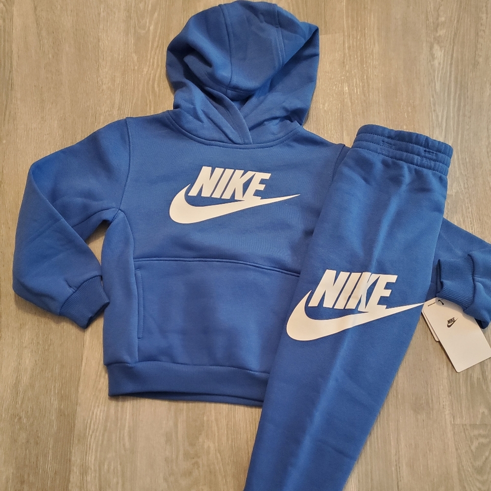 Boys Nike Set Size 4 NWT